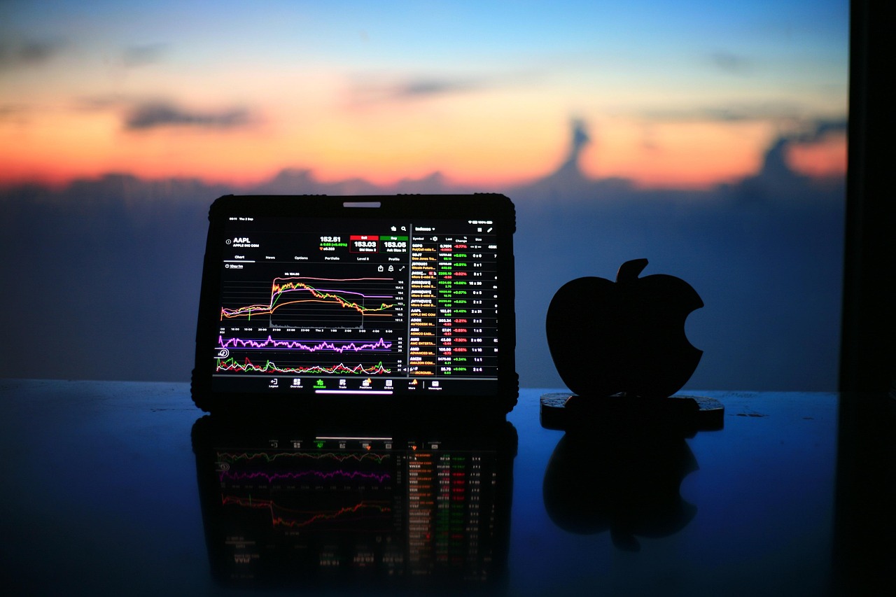 Forward Industries Surges on Solana Treasury Boost Amid Broader Crypto Market Shifts