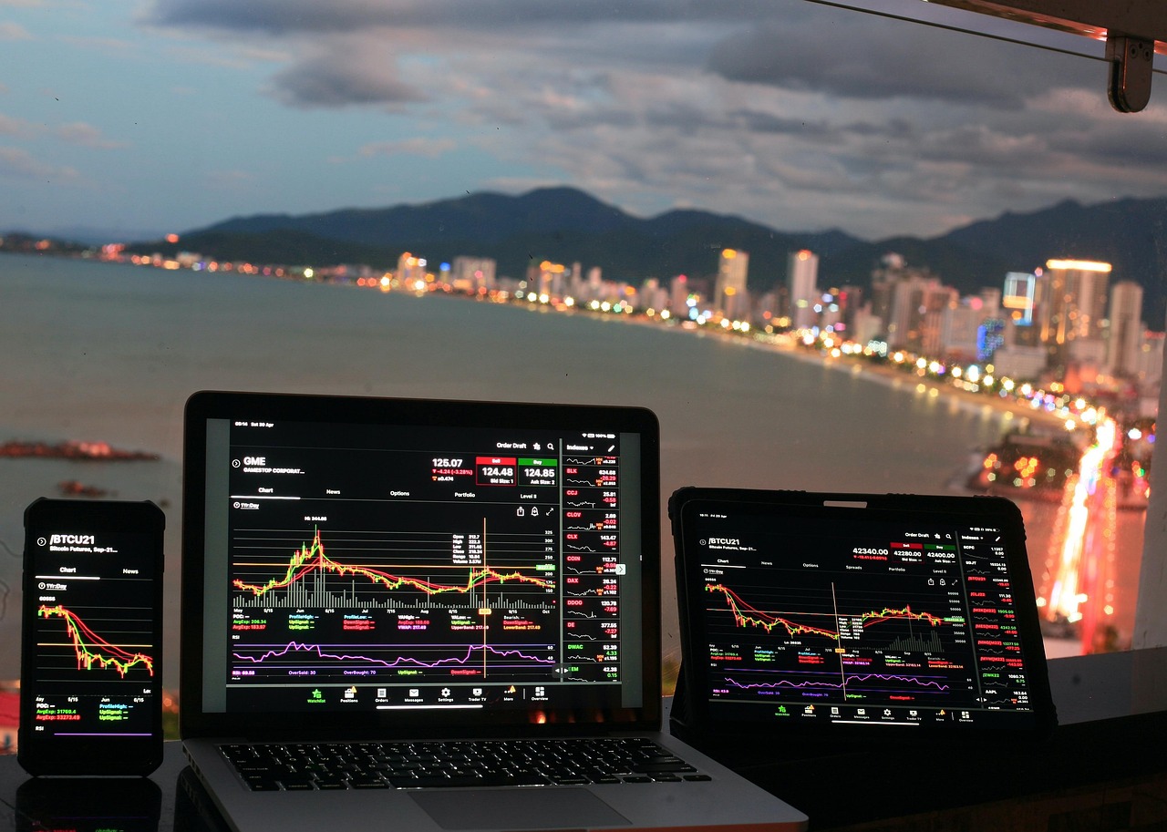 Why Crypto is Crashing: Middle East Conflict & Fed Hawkishness
